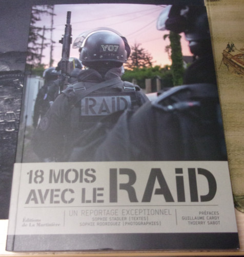 Livre mois avec le - avec,
