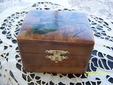 Ancienne boite capitonnée  en