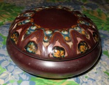 bonbonnière en porcelaine de Camille Tharaud à Limoges