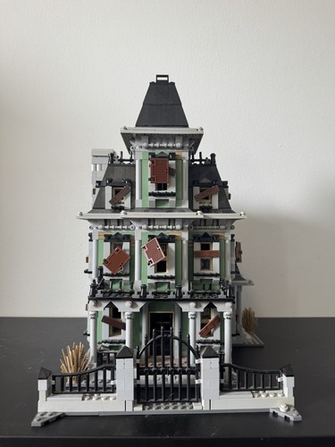 Lego haunted house 10228 - lego,