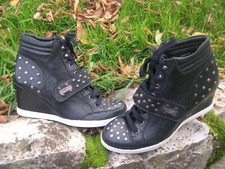 Superbes chaussures compensées Le temps des cerises 41 (40) cuir excellent état