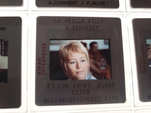 Vieille fille annie - vieille,