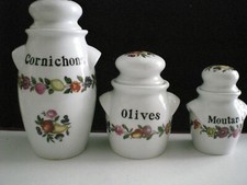 PORCELAINE DE PARIS TROIS TRES