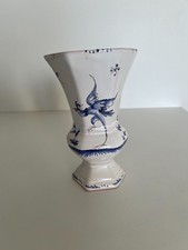 VASE ATELIER SERRAILLER FAIENCE DE MOUSTIER hauteur 17 cm Très bon état