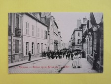 cpa MOULINS (Allier) Retour de la REVUE MILITAIRE du 14 Juillet Fanfare Soldats