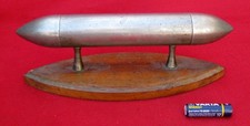 Curieux fer sur socle ancien - , /