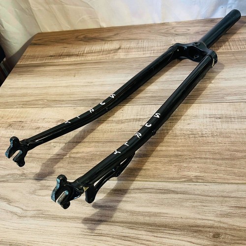 Surly straggler 700c - 700c, lugged