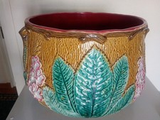 GROS CACHE-POT ou JARDINIERE barbotine aux MARRONNIER - intérieur émail rouge