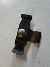 patte de maintien de bac de tondeuse Wolf pbt46 - 24014