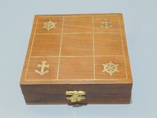 -BOITE BOIS COUVERCLE AVEC ANCRES & ROUES LAITON 5 Mini ancres & 4 mini ROUES  D