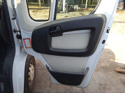 Protection porte avant droit - porte,