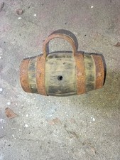 Ancien petit tonneau en bois