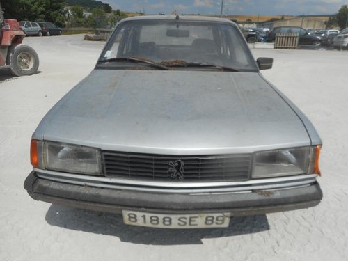 Calandre peugeot 305 phase - calandre,