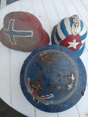 Casques militaire - ,