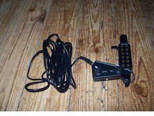 Micro guitare acoustique en parfait état.