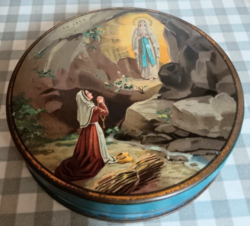 Ancienne boîte tôle