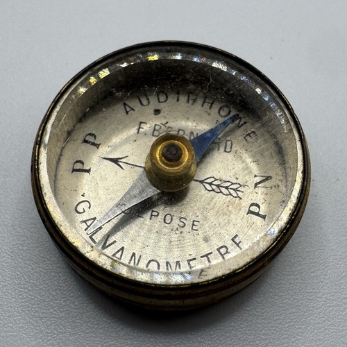 Petite boussole ancienne - boussole,