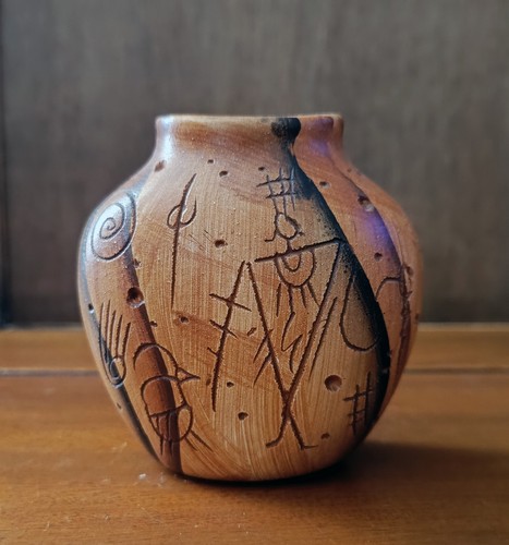 Petit vase navajo signé - signé, –