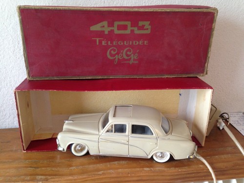 Rare ancienne peugeot 403 - rare,
