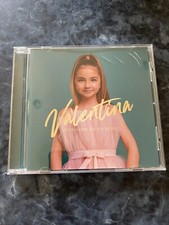 Valentina plus loin - loin, qu'un