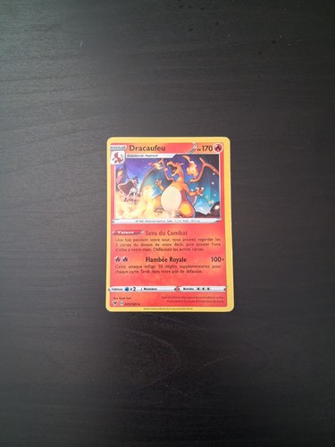 Carte pokémon dracaufeu - pokémon,
