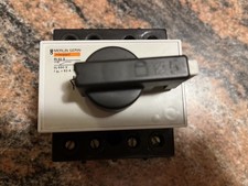 INTERRUPTEUR SECTIONNEUR TETRAPOLAIRE 63A MERLIN GERIN IN63S TRIPHASE+N 63AMPERE