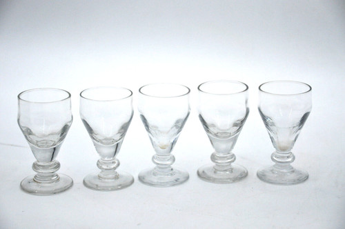 Service verres à - 5,