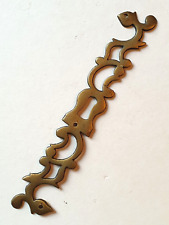 Ancienne Entrée de serrure de porte d'armoire ou de buffet Louis XV  en Laiton 2