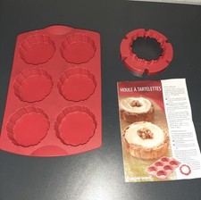 Moule à Tartelettes en Silicone Tupperware Couleur Rouge Lg 30 Cm + Découpe TBE