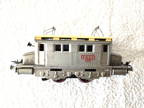 Hornby locomotive - o,