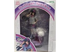 Figurine peinte neuve