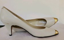 *SALE* NEW SALVATORE FERRAGAMO Classic White Italian Leather Size 7 AAAA