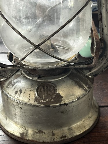 Ancienne lampe pétrole ou - lampe,