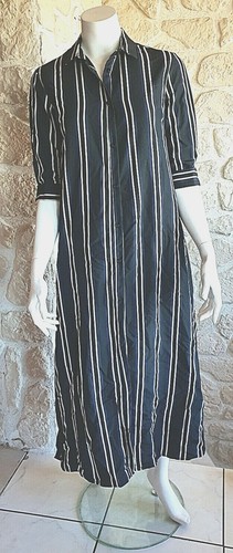 Robe boutons noire avec - à,