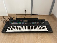 Synthétiseur FM / Clavier / Piano YAMAHA DSR 2000