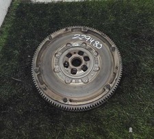 04c105266e volant moteur SKODA