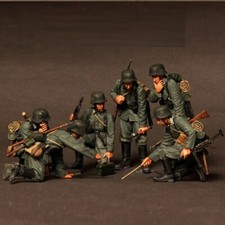 1:35 lot 6 figurines en