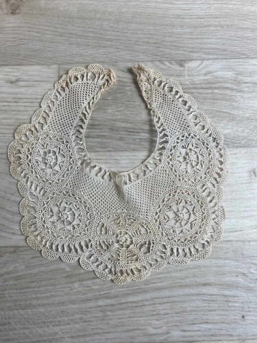 Rare col ancien - , en