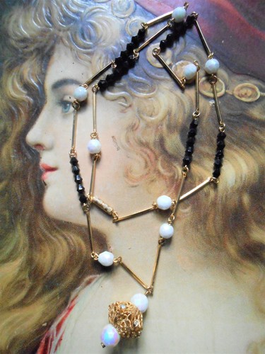Joli collier sautoir ancien