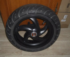 JANTE+PNEU  SCOOTER  PIAGGIO  FLY 50 cc (couleur noir) TRES  BONNE  ETAT.