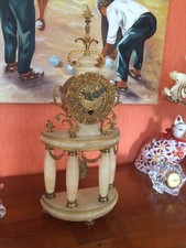 PENDULE À COLONNES EN