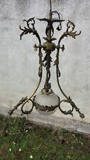 Ancien superbe imposant lustre en bronze 4 feux avec globe en verre au centre