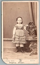CDV 1870 Petite Fille robe à carreaux. Nommée Joséphine Dard à Dijon Photo Foto