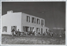 France, Îles des Glenan, une terrasse de café Vintage print,  Tirage argentiqu