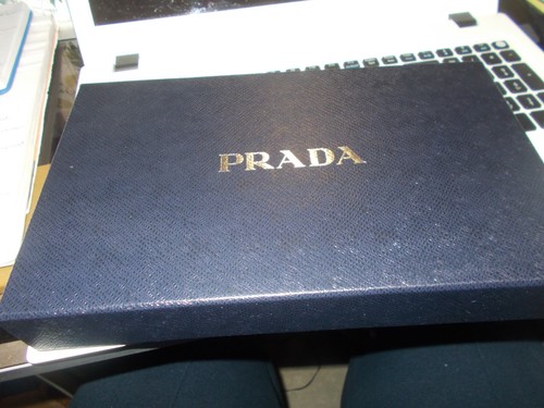 Boite prada vide 26cm sur - prada, 16cm