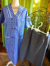 lot=femme  T 4 blouse bleue et jupe atisanale grise offerte 
