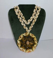 Vintage Polynésie - Tahiti – Long Collier en Coquillages