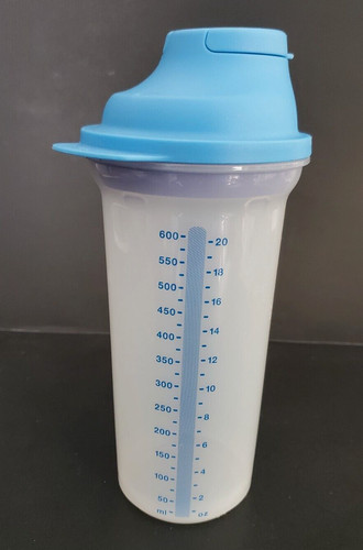 Tupperware 7968 shaker - tupperware,