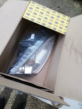 Phare Avant droit neuf Hella pour Ford Mondéo mk3 .