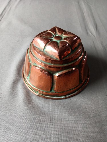 Ancien moule gâteaux - À,